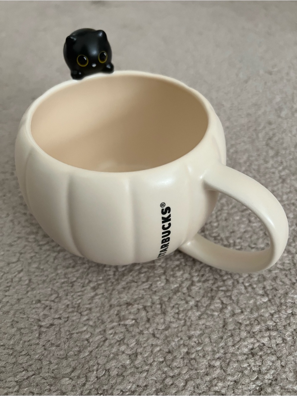 Starbucks Cream Pumpkin-Shaped Ceramic Mug with Black Cat Halloween